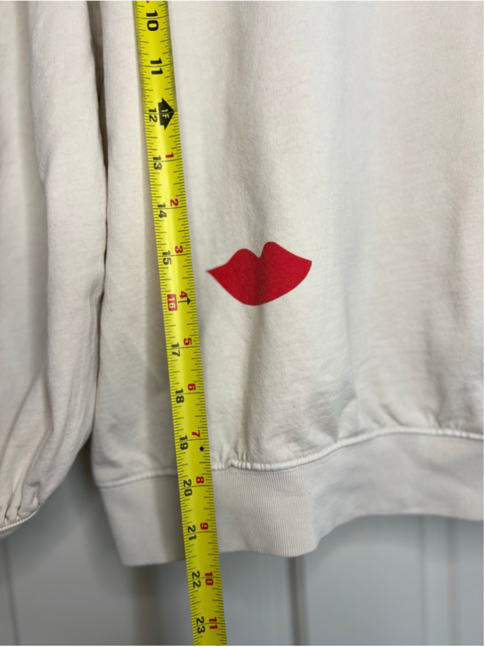 Clare V. Drop Shoulder Lips Sweatshirt M - Picture 12 of 14